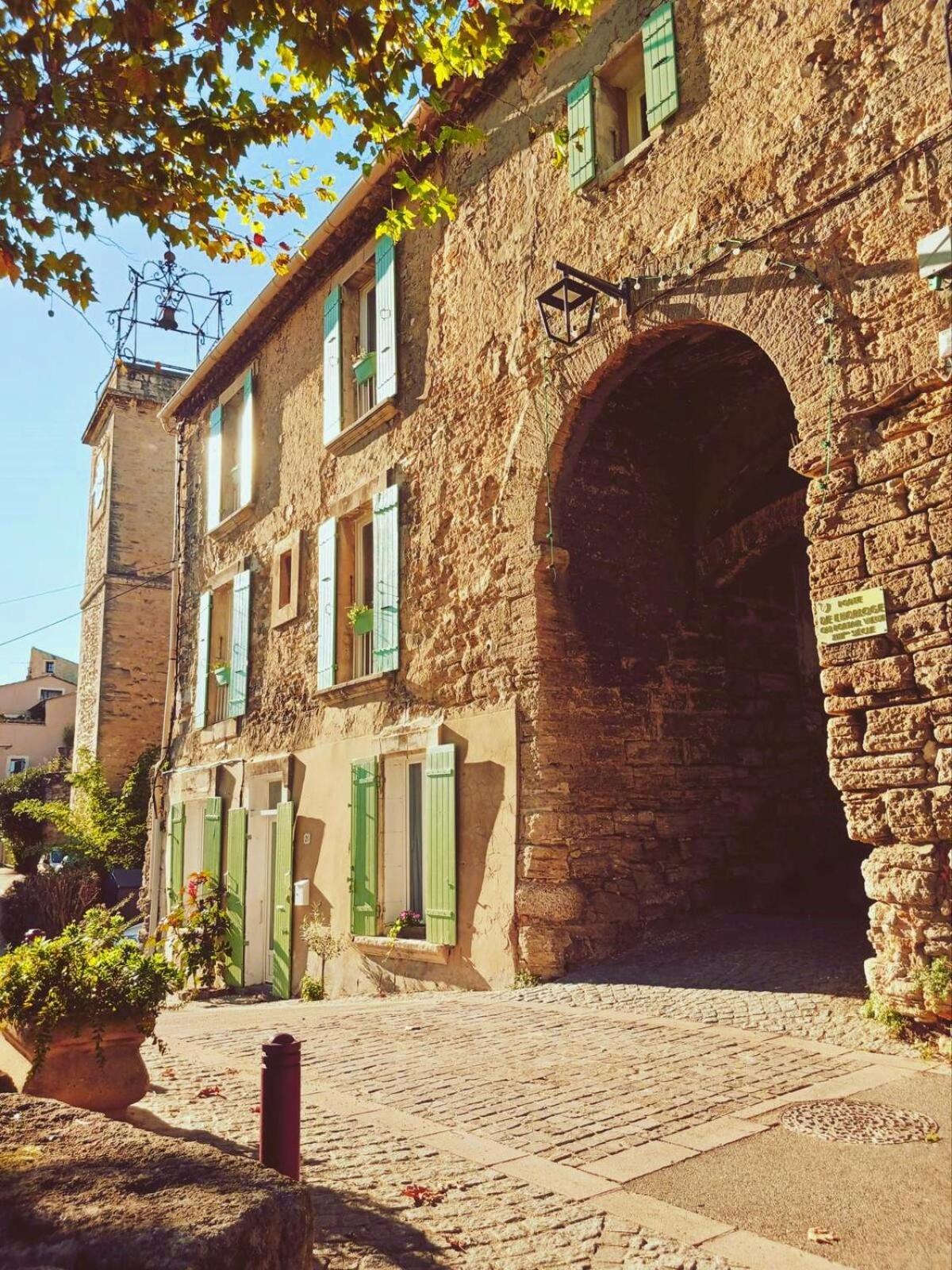L'Appartement De L'Arche Chateauneuf-de-Gadagne Exterior photo